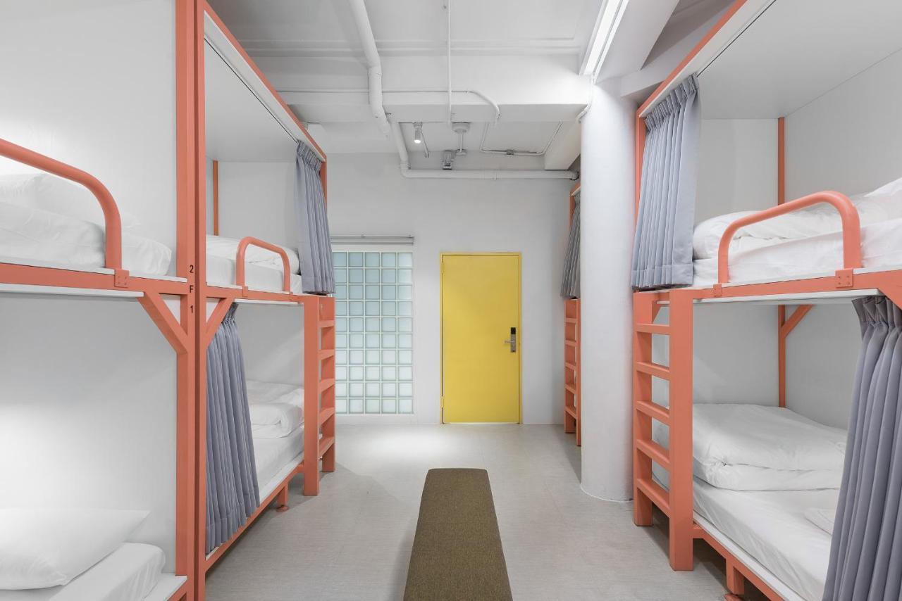 Tg Hostel - Stay Together Đài Trung Ngoại thất bức ảnh
